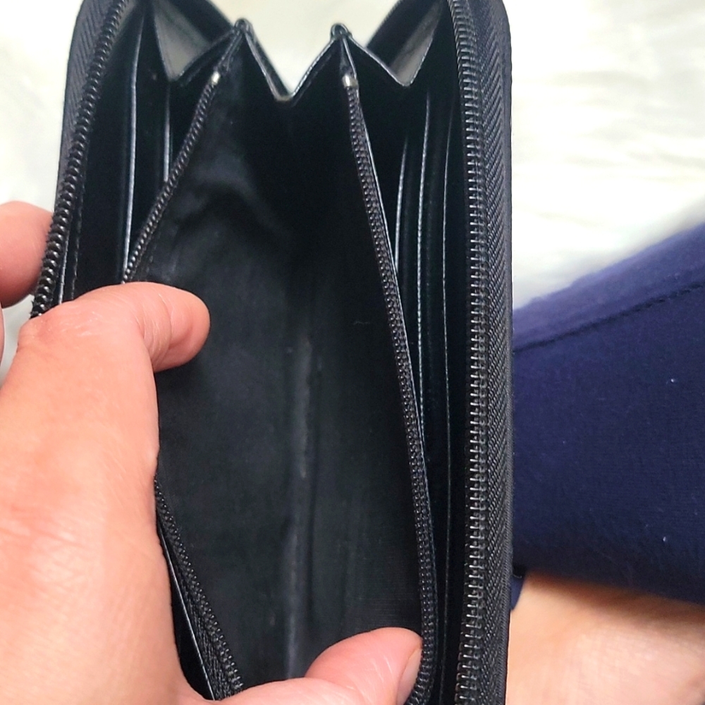 PRADA Wallet - Picture 9 of 16